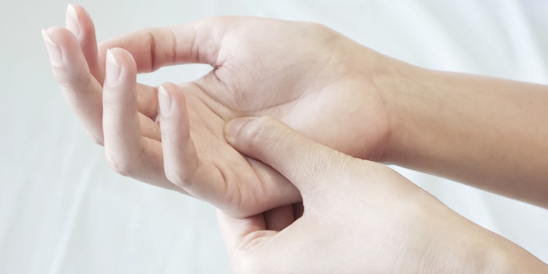 5 Cara Mencegah Tangan Kesemutan Akibat Aktivitas Berulang